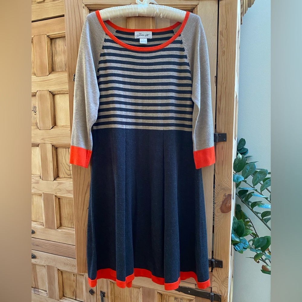 Jessica Howard Black and Tan Striped Long Sleeve Knit Dress